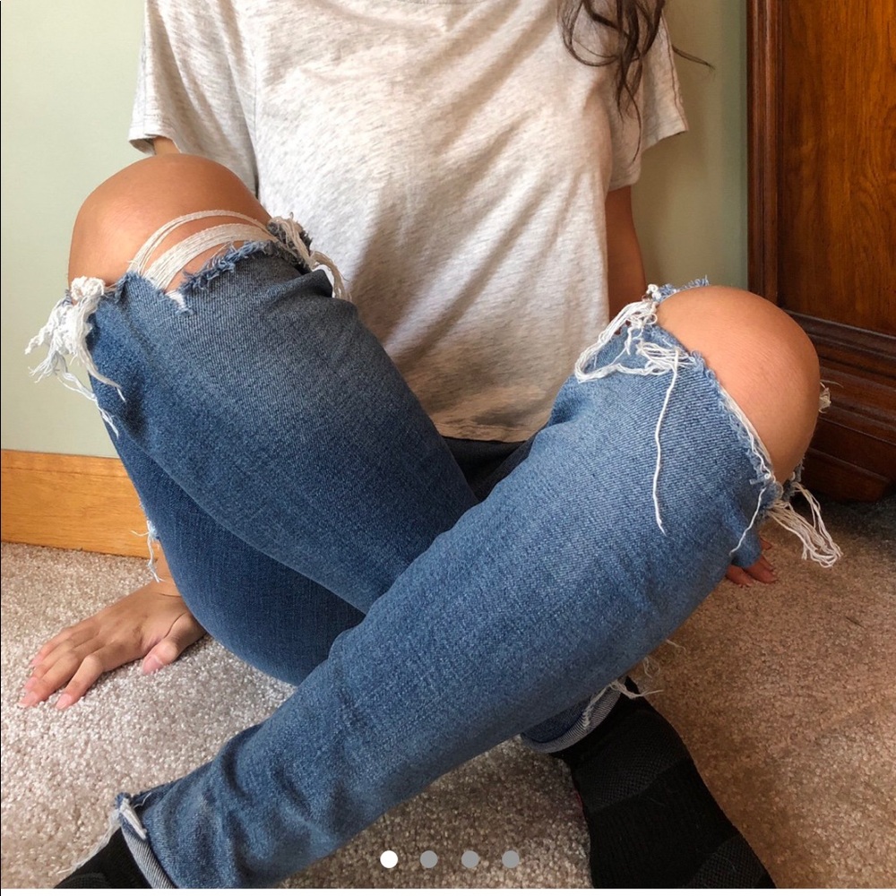 american eagle size 2 distressed skinny jeans